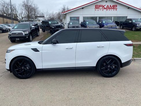 Used 2024 Land Rover Range Rover Sport SE image 2