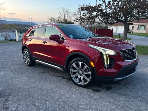 Used 2019 Cadillac XT4 Premium Luxury AWD/4WD image 1