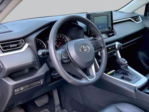 Used 2021 Toyota RAV4 XLE Premium FWD image 18