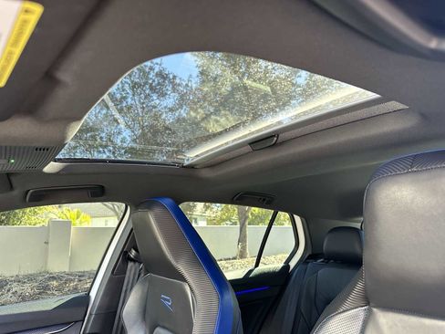 Used 2023 Volkswagen Golf R image 17