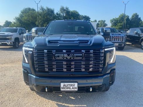 New 2025 GMC Sierra 2500 Denali Ultimate image 9