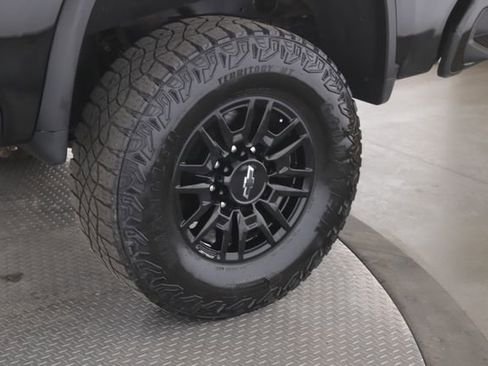 Used 2024 Chevrolet Silverado 2500 ZR2 w/ LPO, Dark Essentials Package AWD/4WD image 14