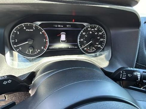 Used 2023 Nissan Rogue S AWD/4WD image 19