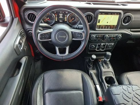 Used 2019 Jeep Wrangler Unlimited Sahara AWD/4WD image 12