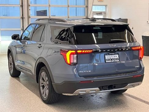 Used 2026 Ford Explorer Active w/ Active Comfort Package AWD/4WD image 4