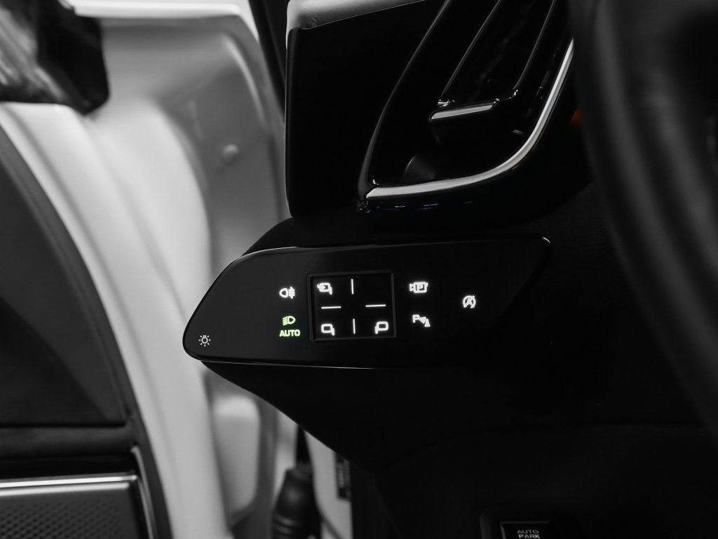 Certified 2023 Ferrari Roma RWD image 51