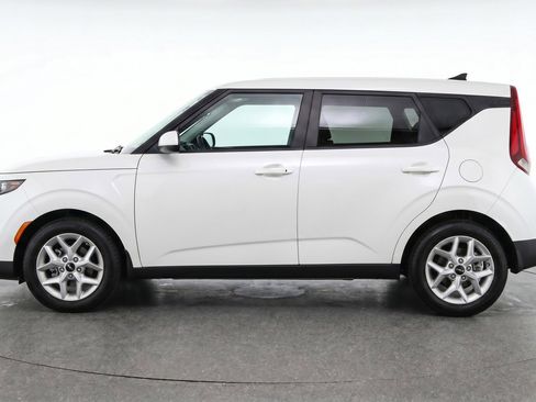 Used 2025 Kia Soul LX w/ LX Technology Package FWD image 5