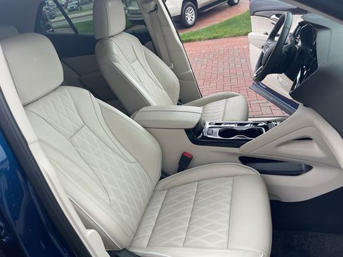 Used 2023 Buick Envision Avenir AWD/4WD image 35
