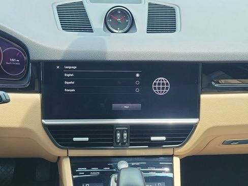 Used 2022 Porsche Cayenne AWD/4WD image 21