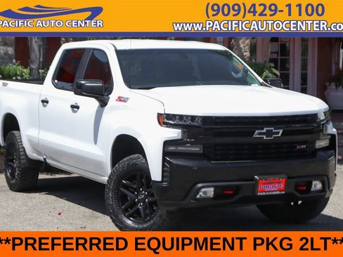 Used 2019 Chevrolet Silverado 1500 LT Trail Boss w/ Convenience Package AWD/4WD image 1