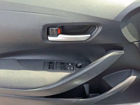 Used 2020 Toyota Corolla LE FWD image 16