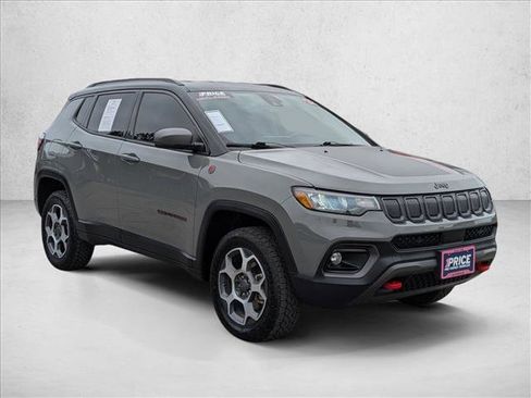 Used 2022 Jeep Compass Trailhawk w/ Trailhawk Convenience Group image 3