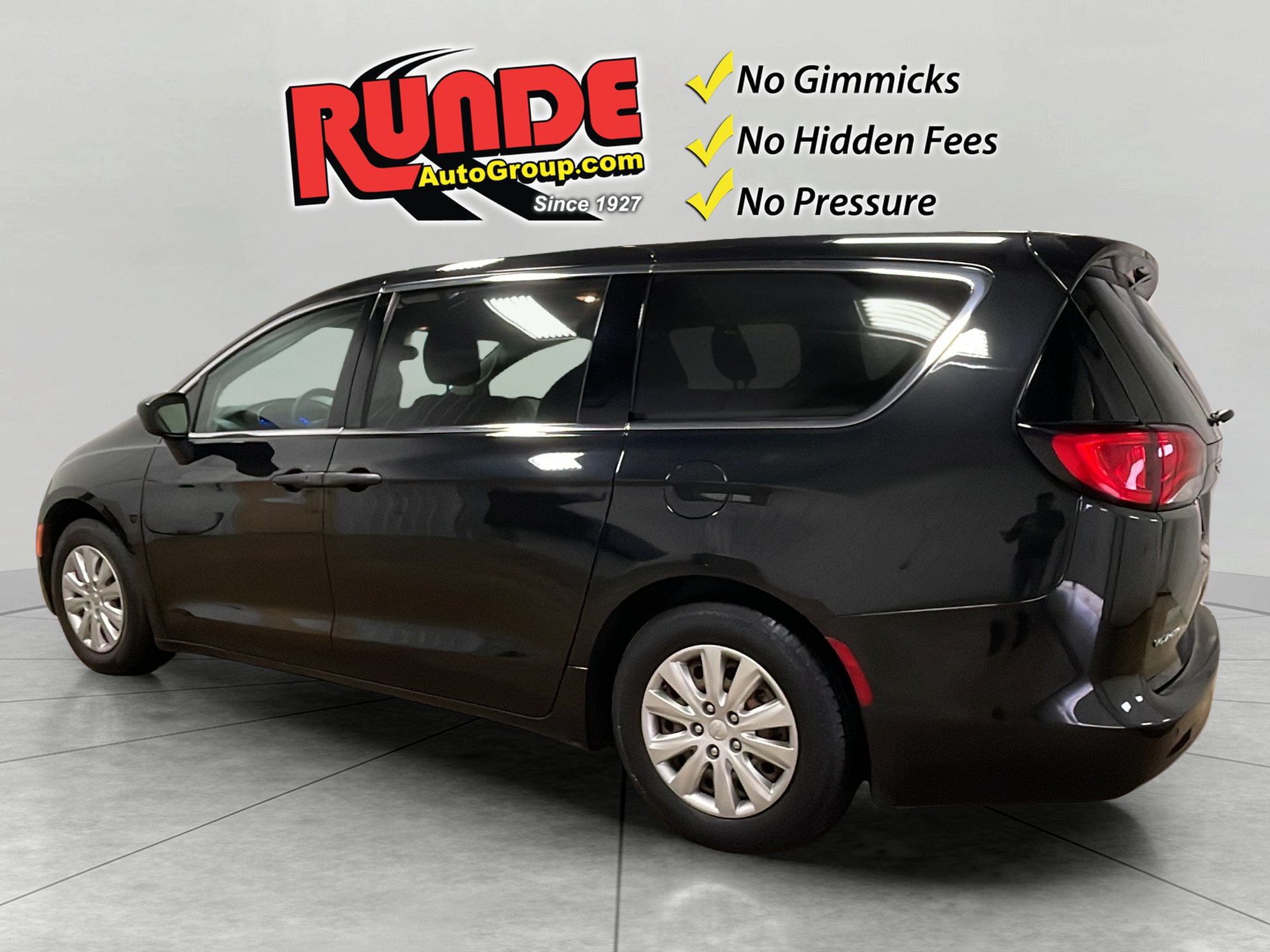 Used 2021 Chrysler Voyager L FWD image 6