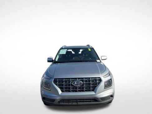 Used 2026 Hyundai Venue SEL FWD image 3