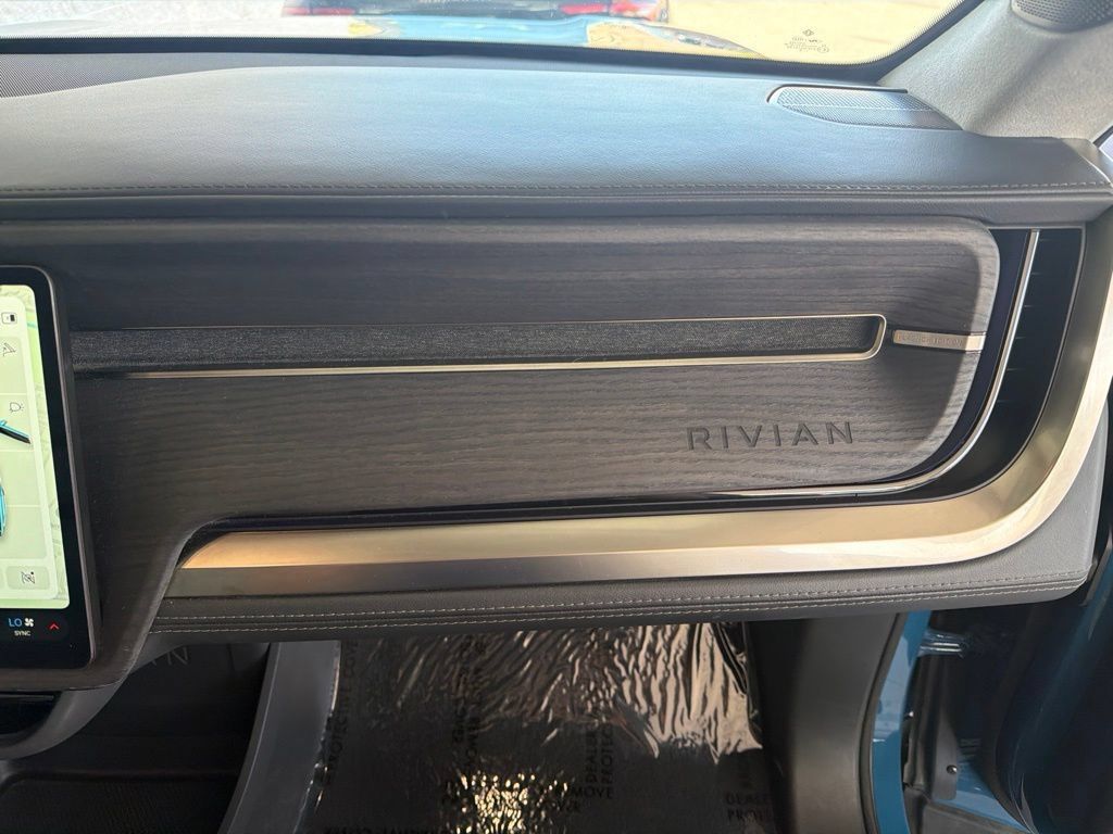 Used 2023 Rivian R1S Launch Edition Quad AWD/4WD image 18