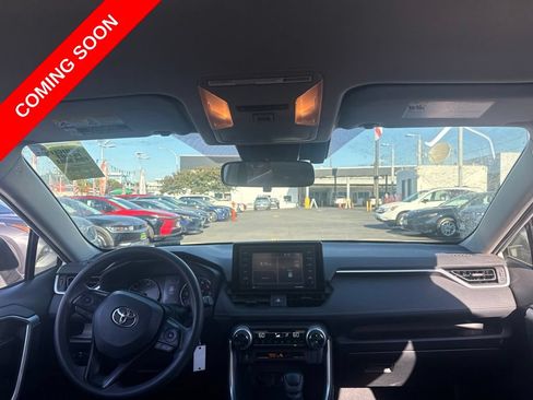Used 2020 Toyota RAV4 LE w/ Carpet Mat Package AWD/4WD image 18