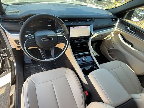 New 2026 Jeep Grand Cherokee L Limited AWD/4WD image 22