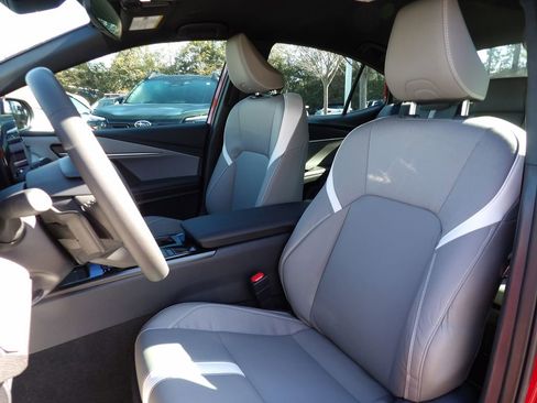 Used 2025 Toyota Camry SE image 11