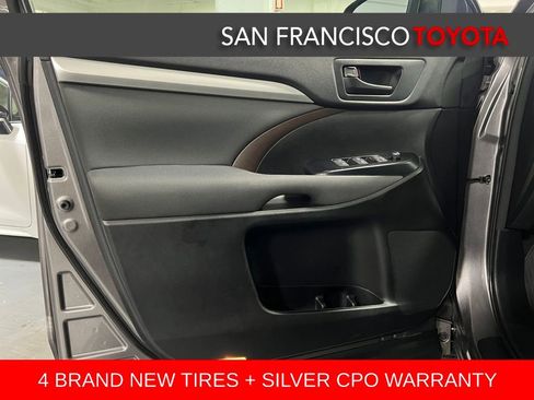 Certified 2017 Toyota Highlander LE image 39