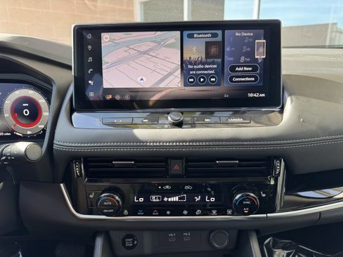 Used 2024 Nissan Rogue SL w/ SL Premium Package image 22