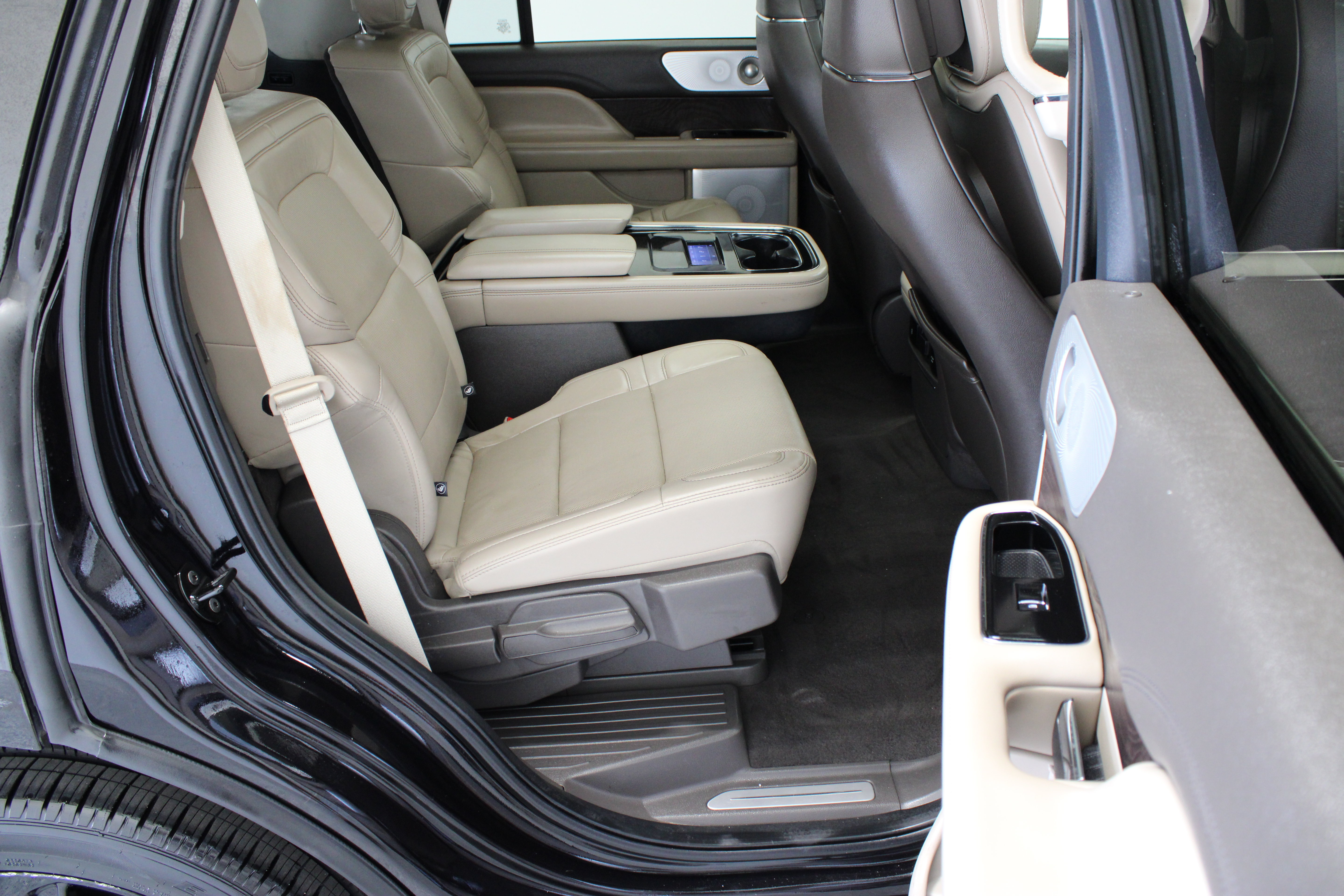 Used 2024 Lincoln Navigator Reserve AWD/4WD image 39