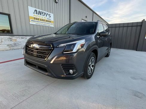 Used 2022 Subaru Forester Premium image 5