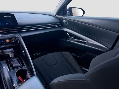 Used 2024 Hyundai Elantra SEL image 19
