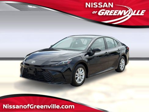 Used 2025 Toyota Camry LE FWD image 1
