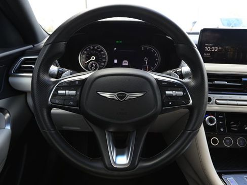 Used 2025 Genesis G70 2.5T image 11