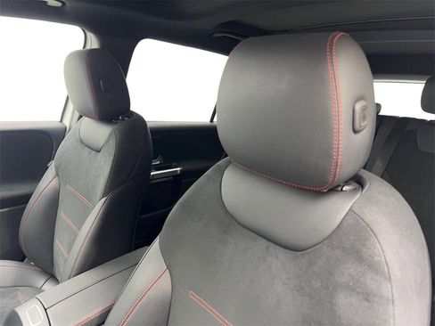 Used 2024 Mercedes-Benz EQB 250+ image 26