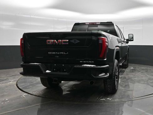 Used 2025 GMC Sierra 2500 Denali image 8