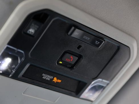 Used 2022 Toyota Tundra SR5 w/ TRD Off-Road Package image 13