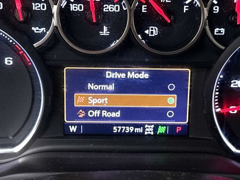 Used 2021 Chevrolet Silverado 1500 LT AWD/4WD image 8