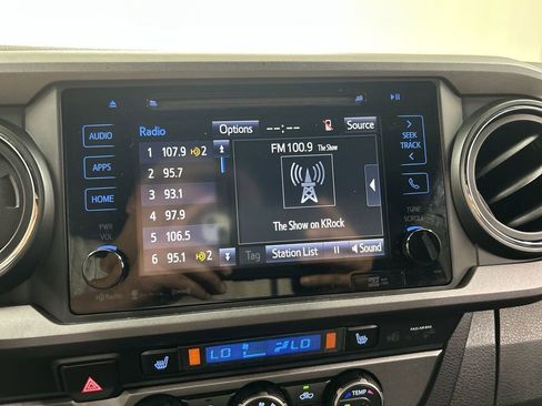 Used 2019 Toyota Tacoma TRD Sport w/ Technology Package AWD/4WD image 14