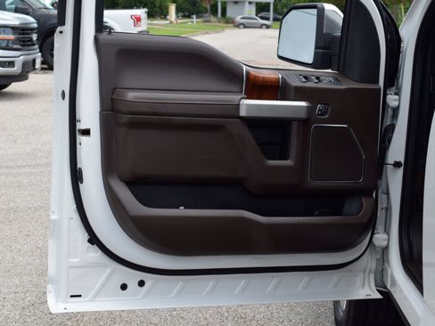 Used 2020 Ford F150 King Ranch w/ Equipment Group 601A Luxury RWD image 17