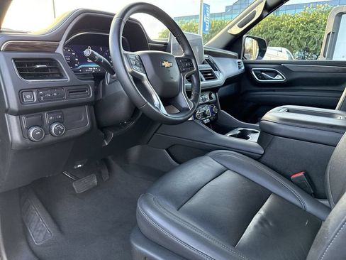Used 2023 Chevrolet Suburban LT RWD image 10