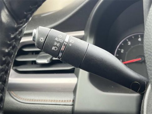 Used 2018 GMC Acadia SLT image 31