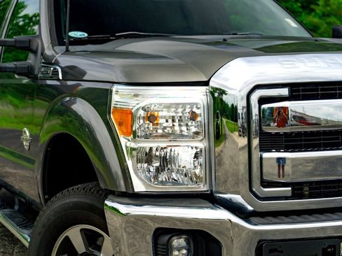 Used 2011 Ford F250 Lariat w/ Lariat Interior Pkg AWD/4WD image 4