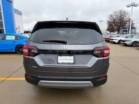 New 2025 Honda Pilot EX-L image 3