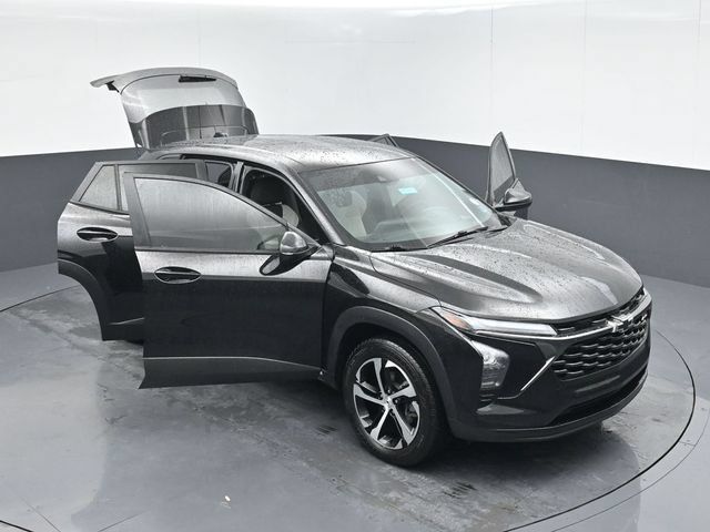 Used 2024 Chevrolet Trax RS w/ Driver Confidence Package FWD image 49