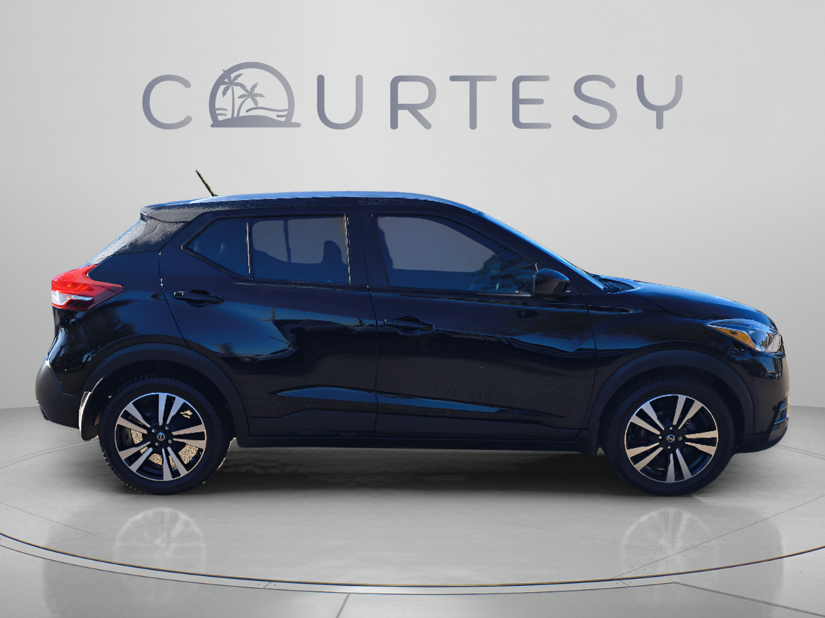 Certified 2018 Nissan Kicks SV FWD image 8