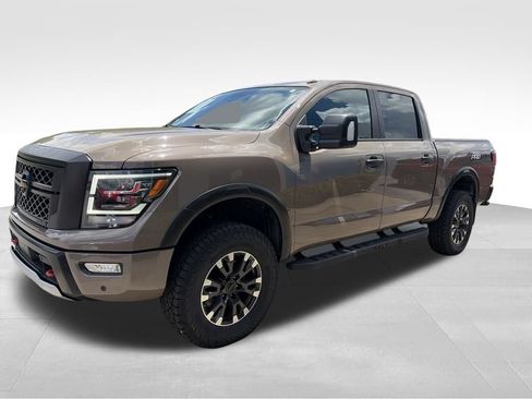 Used 2021 Nissan Titan PRO-4X w/ Pro-4x Convenience Package AWD/4WD image 5