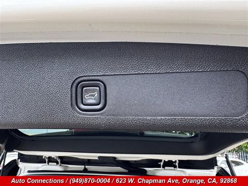 Used 2014 GMC Yukon XL Denali AWD/4WD image 30
