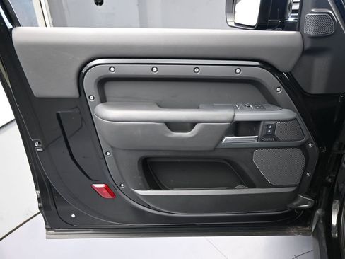 Used 2023 Land Rover Defender 90 X image 13