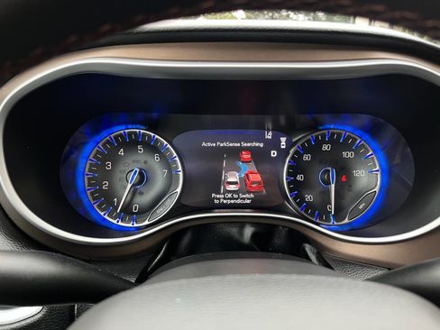 Used 2017 Chrysler Pacifica Touring-L Plus w/ Advanced Safetytec Group image 26