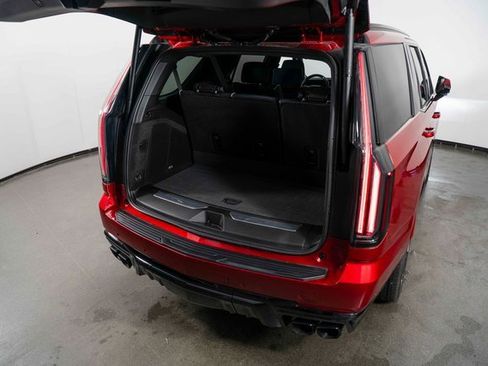 Used 2025 Cadillac Escalade V image 30