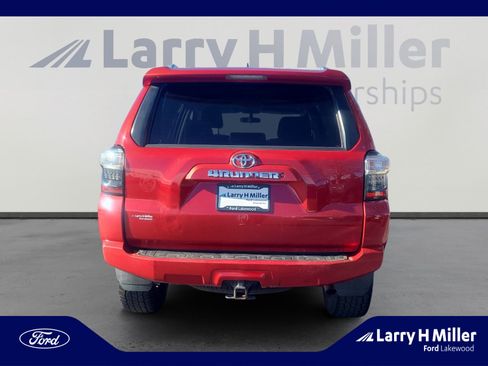 Used 2017 Toyota 4Runner SR5 image 4
