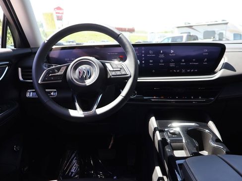 Used 2025 Buick Envision Preferred AWD/4WD image 19