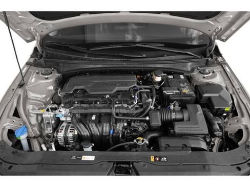 Used 2025 Hyundai Elantra SEL FWD image 14