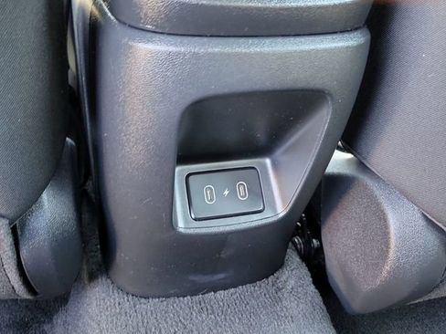 Used 2025 Hyundai Elantra Sport FWD image 21
